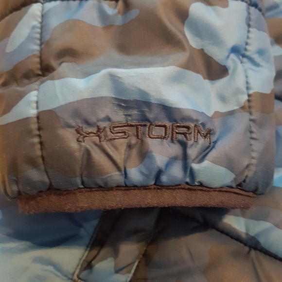 Under Armour YXL Cold Gear blue camo jacket has cosmetic defects - Picture 3 of 9